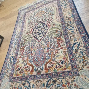 very Fine handmade persian isfahan rug - Image 8