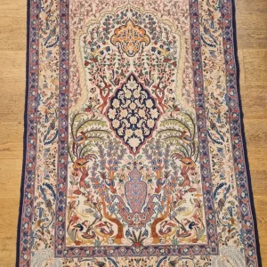 very Fine handmade persian isfahan rug