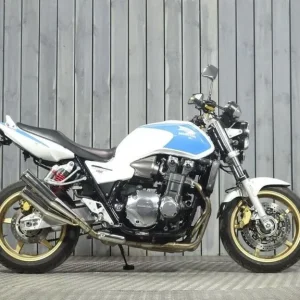 2010 Honda CB1300 White Motorbike - Image 3