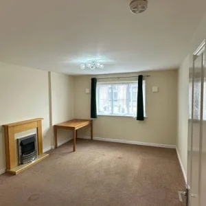 3 BEDROOM APARTMENT IN ARMTHORPE, DONCASTER - Image 6