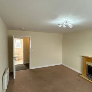 3 BEDROOM APARTMENT IN ARMTHORPE, DONCASTER - Image 7
