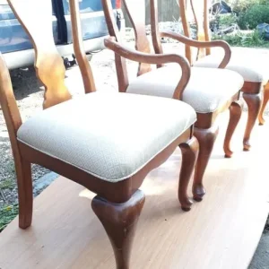 Vintage table and chairs - Image 4