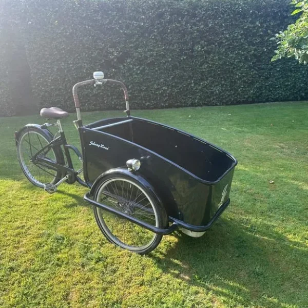 Johnny Loco cargo bike
