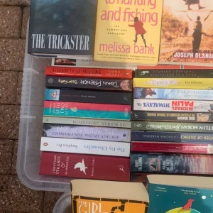 100+ paperbacks and a few hardbacks - Image 2