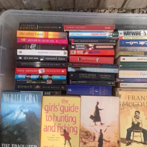 100+ paperbacks and a few hardbacks - Image 3
