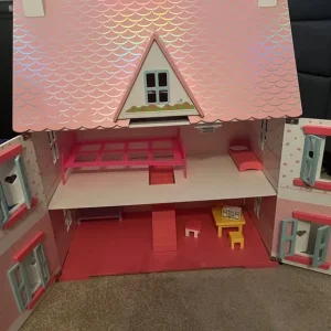 Doll house excellent condition - Image 4