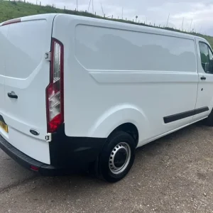 2021 Ford Transit Custom 300 LEADER L2 Panel Van Diesel Manual - Image 4