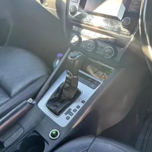 2013 Skoda Octavia 2.0 TDI Elegance DSG Estate Diesel - Image 4