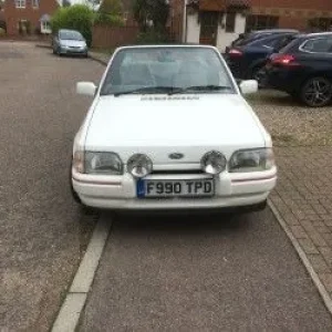FORD XR3i WHITE CABRIOLET - Image 6