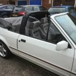 FORD XR3i WHITE CABRIOLET - Image 7