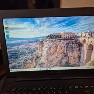 Laptop (15.6 inch, Intel, 256GB SSD) - Image 2