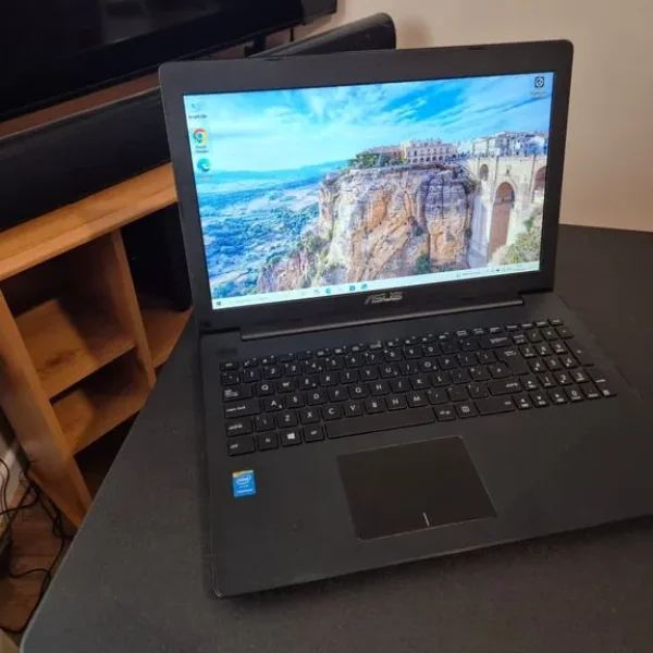 Laptop (15.6 inch, Intel, 256GB SSD)