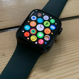 Apple Watch Series SE 2022 40mm GPS - Image 2