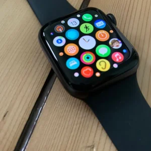 Apple Watch Series SE 2022 40mm GPS - Image 3