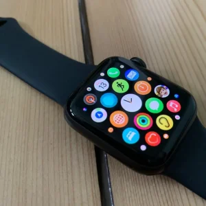 Apple Watch Series SE 2022 40mm GPS - Image 4
