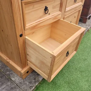 Extra large Mexican pine chest of drawers - Image 6
