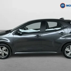2025 Toyota Yaris 1.5 Hybrid Icon 5dr CVT Hatchback - Image 4