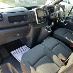 2019 Renault Trafic 2.0 dCi ENERGY 28 Sport Panel Van - Image 3