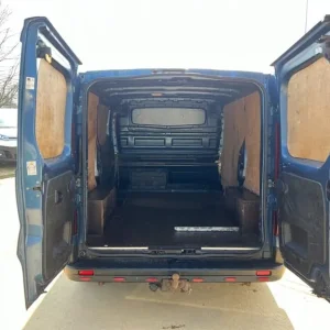 2019 Renault Trafic 2.0 dCi ENERGY 28 Sport Panel Van - Image 4
