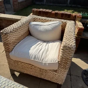 Wicker chairs and tabla with glass top - Image 2