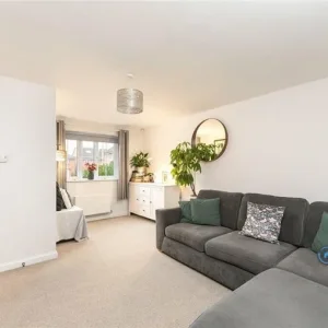 3 bedroom detached house in Guppy Walk - Image 2