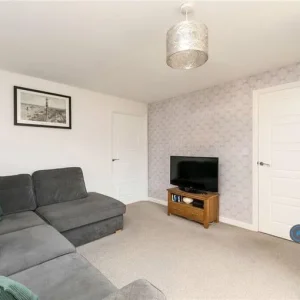 3 bedroom detached house in Guppy Walk - Image 3