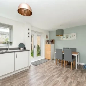 3 bedroom detached house in Guppy Walk - Image 5