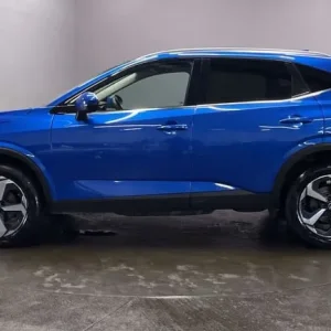 2022 Nissan Qashqai 1.3 DIG-T Hybrid SUV - Image 5