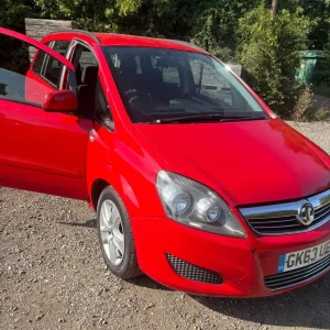 2013 Vauxhall Zafira B 1.6 Manual MPV - Image 2