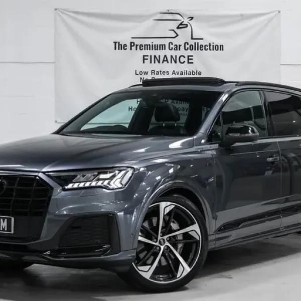2022 Audi Q7 TDI QUATTRO S LINE BLACK EDITION WITH SLIDING PANORAMIC ROOF