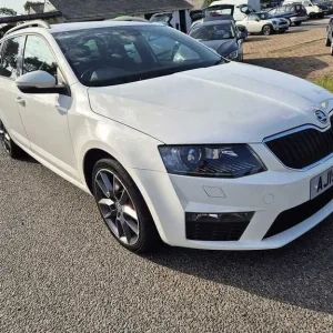 2015 Skoda Octavia TDI vRS Estate Diesel Manual - Image 6