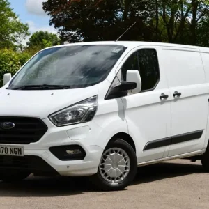 2021 Ford Transit Custom 1.0 EcoBoost 13.6kWh Trend Auto Panel Van - Image 4