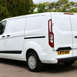 2021 Ford Transit Custom 1.0 EcoBoost 13.6kWh Trend Auto Panel Van - Image 5