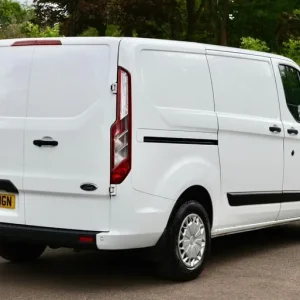 2021 Ford Transit Custom 1.0 EcoBoost 13.6kWh Trend Auto Panel Van - Image 6