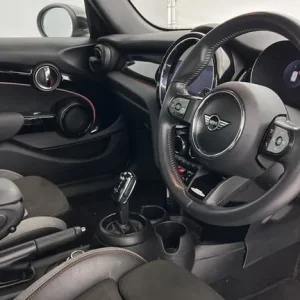 2021 MINI Cooper S Sport 2.0 5-door Hatchback - Image 6