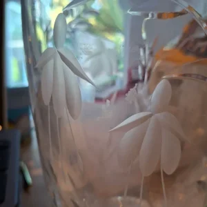 Lead Crystal Vase Fuschia 25cm - Image 3