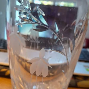 Lead Crystal Vase Fuschia 25cm - Image 4
