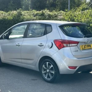 2017 Hyundai Ix20 1.4 Blue Drive SE Nav Hatchback - Image 3