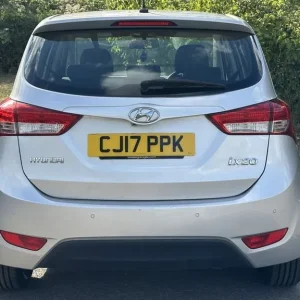 2017 Hyundai Ix20 1.4 Blue Drive SE Nav Hatchback - Image 4