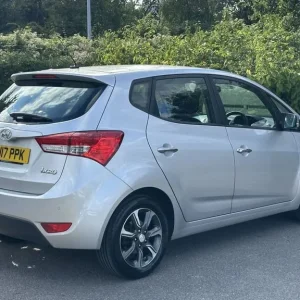 2017 Hyundai Ix20 1.4 Blue Drive SE Nav Hatchback - Image 5