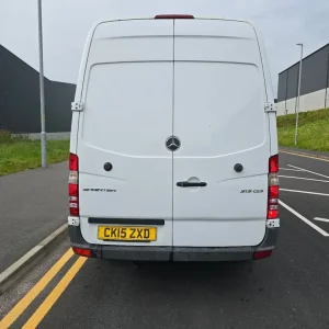 Mercedes-Benz Sprinter 2015 Panel Van 2143cc Manual - Image 8