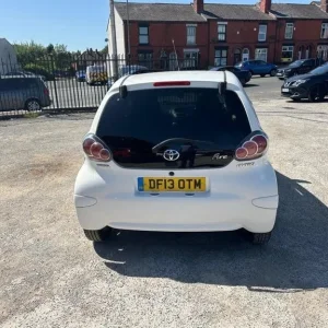2013 Toyota Aygo 1.0 VVT-i Fire Euro 5 5-door Hatchback - Image 5