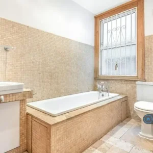 2 bedroom Edwardian flat with garden access - Image 8