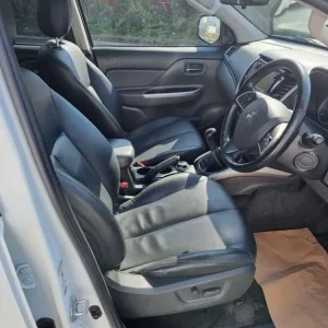 2016 Mitsubishi L200 DI-D 4X4 Warrior DCB Pickup Diesel Manual - Image 8