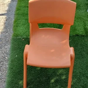 5 Heavy Duty Plastic Chairs - Image 2