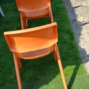 5 Heavy Duty Plastic Chairs - Image 4