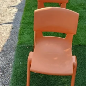 5 Heavy Duty Plastic Chairs - Image 7