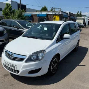 2014 Vauxhall Zafira EXCLUSIV MPV Petrol Manual - Image 3