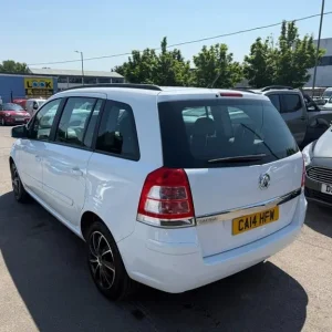 2014 Vauxhall Zafira EXCLUSIV MPV Petrol Manual - Image 4