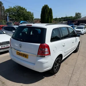 2014 Vauxhall Zafira EXCLUSIV MPV Petrol Manual - Image 6